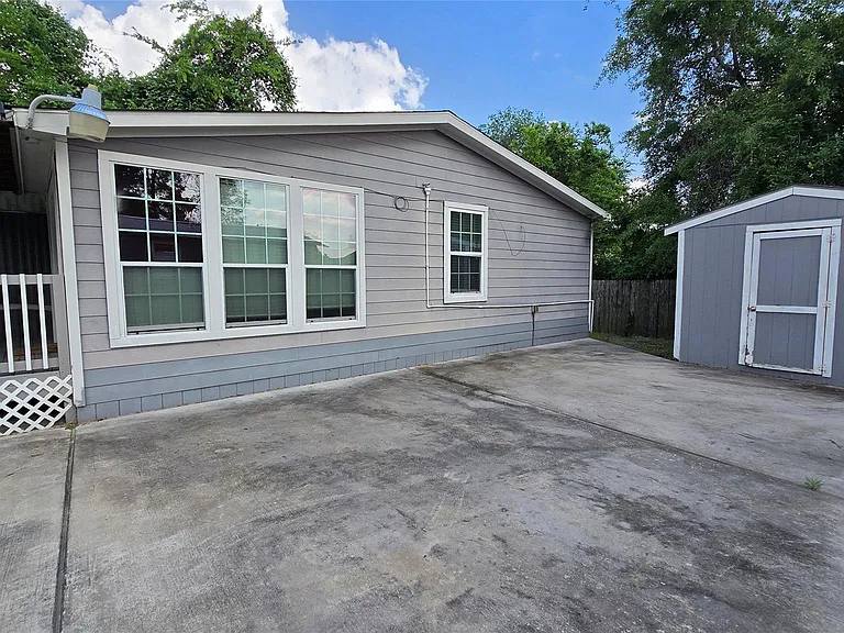 4915 Sitca St — Photo 10