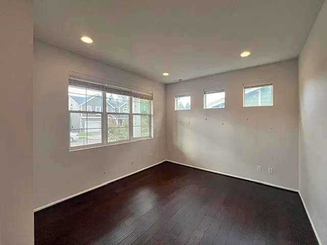 4 bed, 2.5 bath, 2796 sqft, $3,400 — Photo 4
