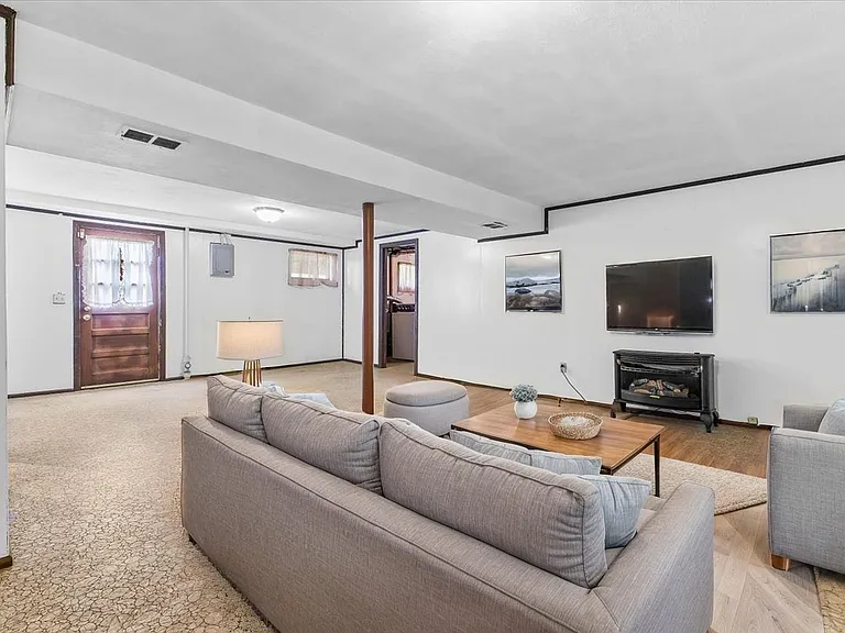 6743 Jasmine Cir — Photo 9