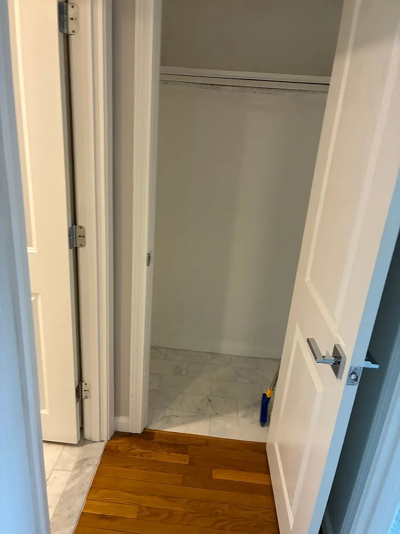 Nicely renovated condo in Burlington in a prime location! — Photo 3