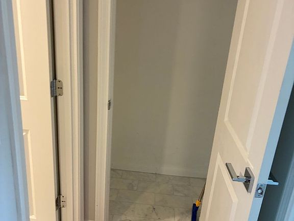 3rd image of 7 Hallmark Gdns APT 11