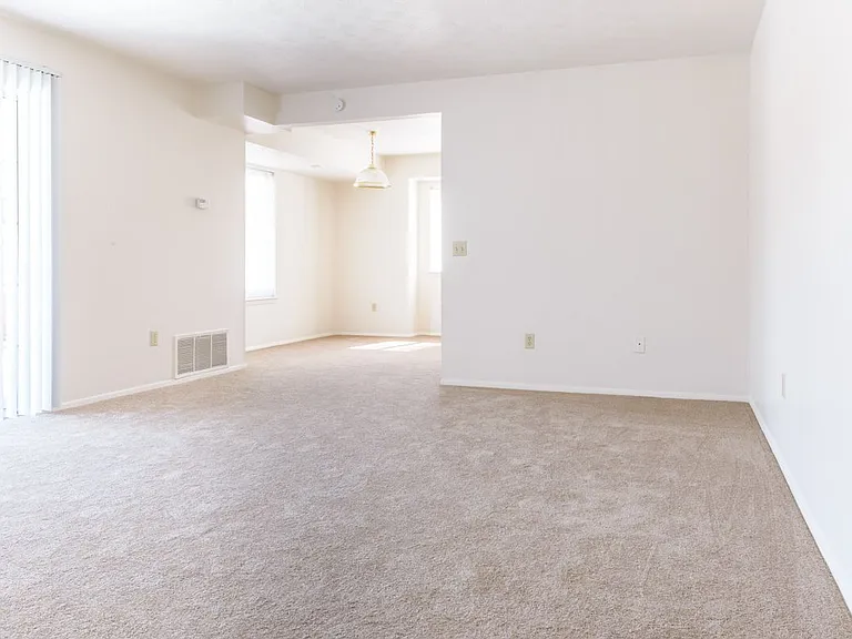 Windsor Gardens Apartments — Photo 109