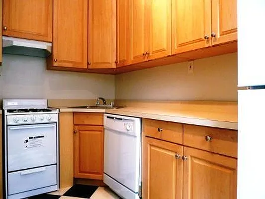 Rented by Siderow Residential Group | media 16