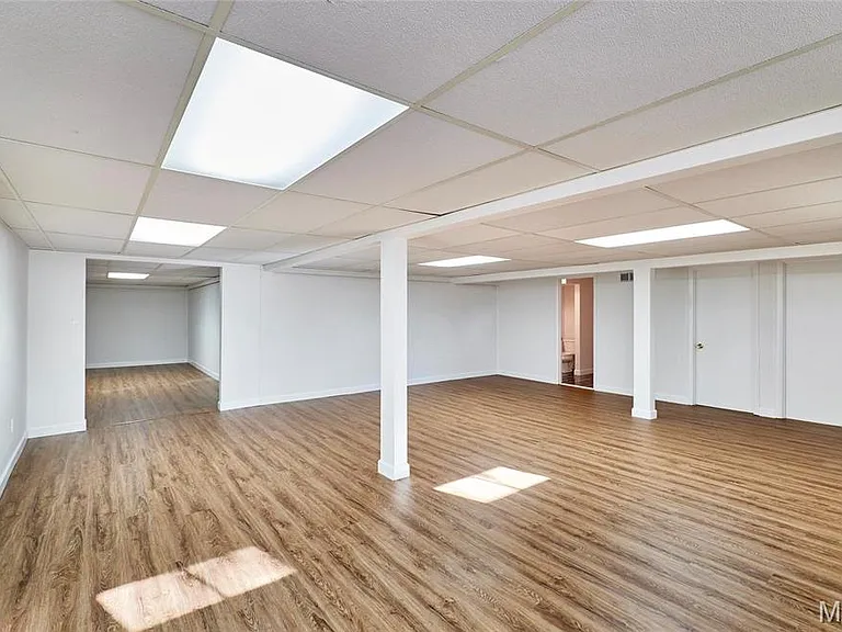 415 Trail Grove Ct — Photo 38