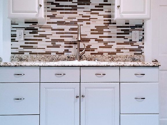 5th image of 93 Hollingsworth St #2