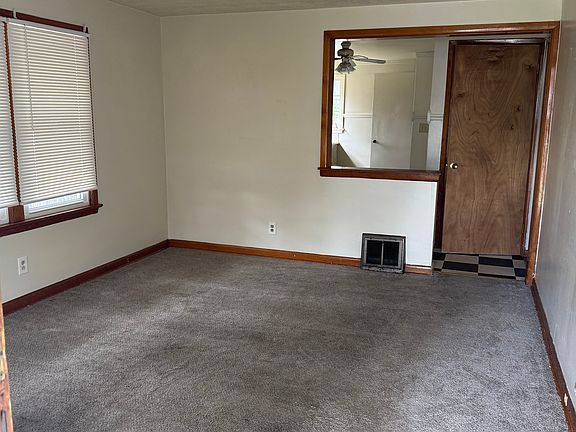 4th image of 2319 20th St NE