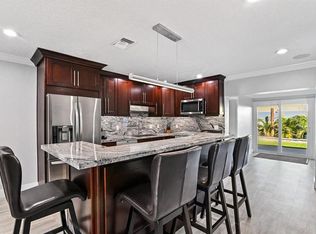 553 NE 18th St, Boca Raton, FL 33432