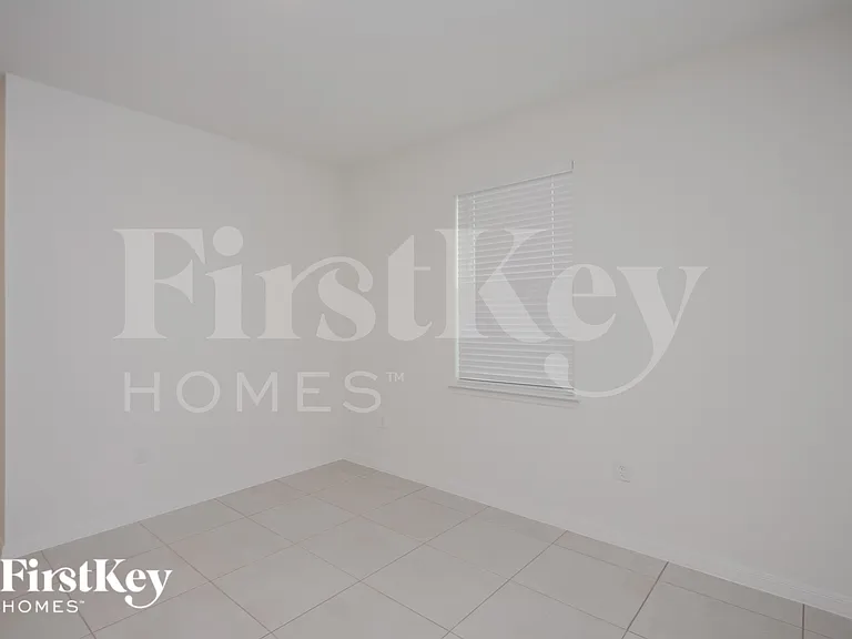 344 Corbel Ln — Photo 9