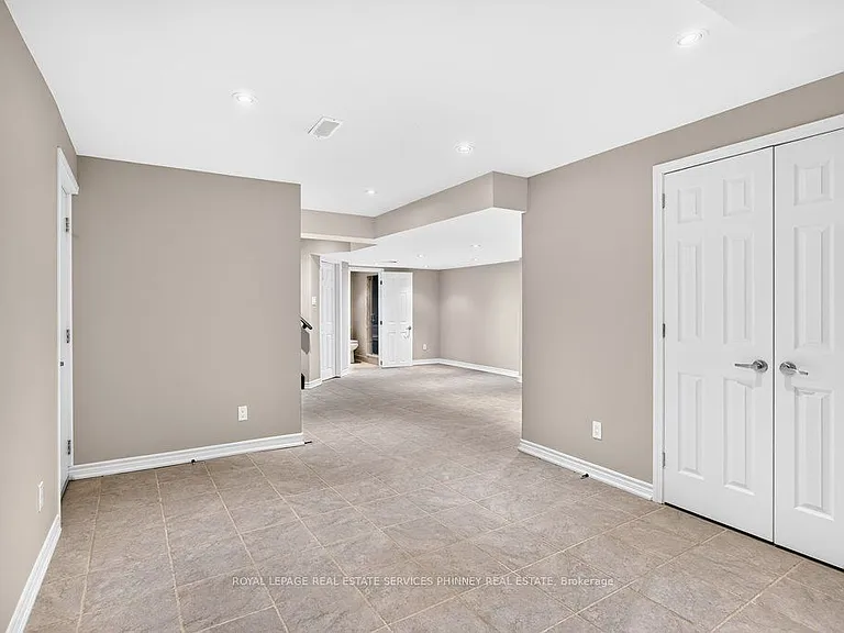 222 Moody Dr — Photo 35