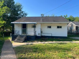 761 W Outer Dr, Oak Ridge, TN 37830