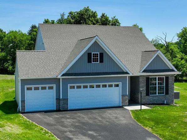 3855 Country Dr, Dover, PA 17315