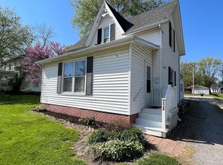 206 E Oak St, Mahomet, IL 61853
