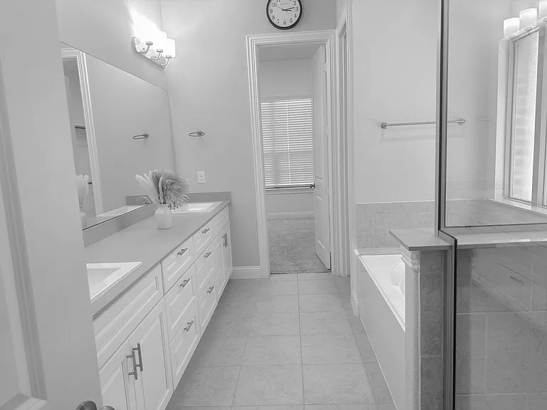 12709 Royal Oaks Ln — Photo 9