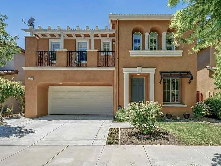 2077 Arlington Way — Photo 1