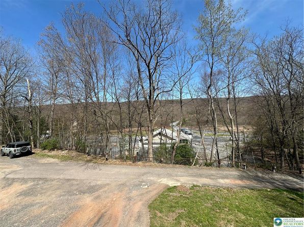 1165 E Catawissa St, Nesquehoning, PA 18240