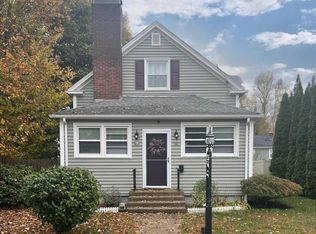 26 Nash Ave, Warwick, RI 02889