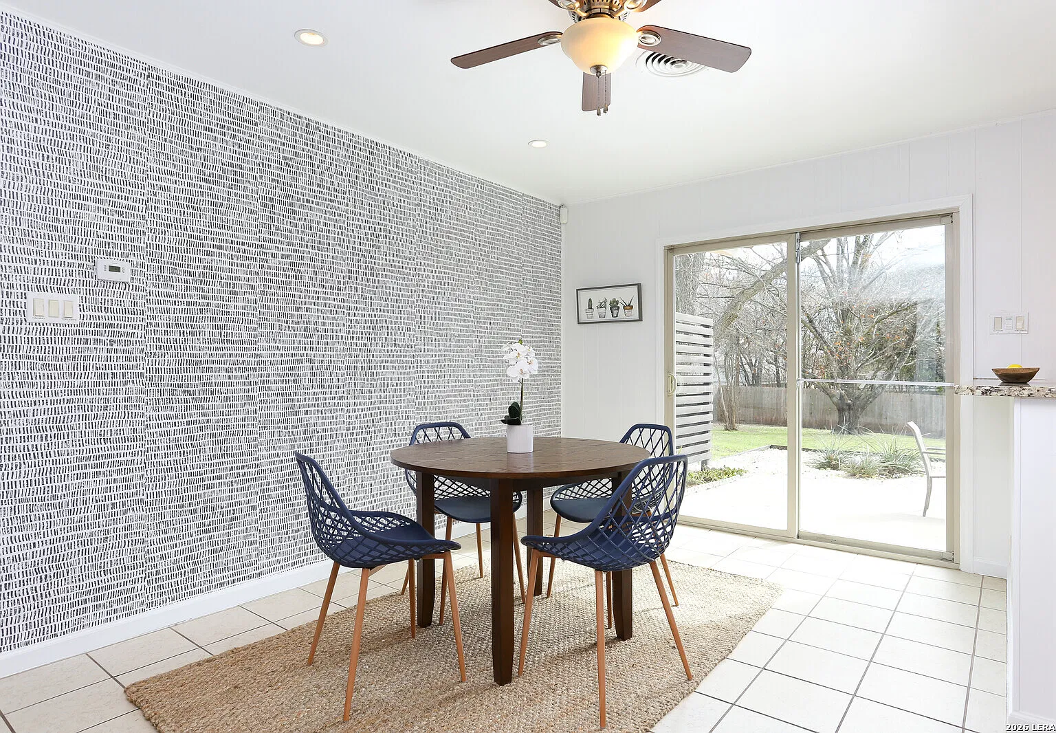 3 bed, 2.0 bath, 1321 sqft, $2,250 — Photo 3