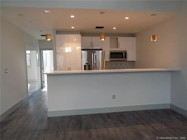 33 Elm St #3 — Photo 6