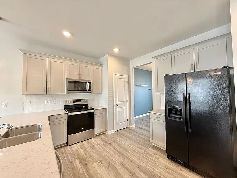 88 Liam St — Photo 6