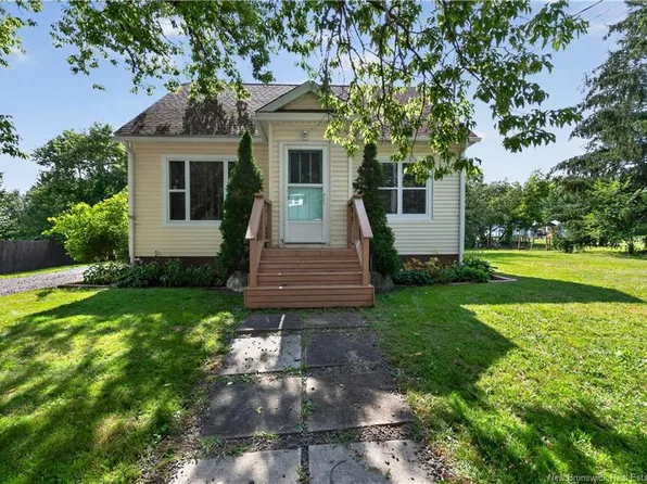60 Smith St, Salisbury, NB E4J 2S2