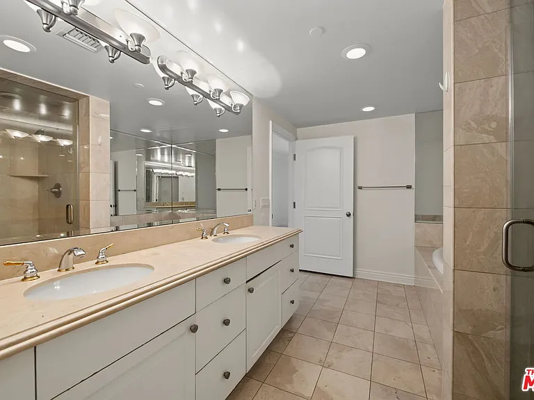 430 N Oakhurst Dr #Penthouse 406 — Photo 29