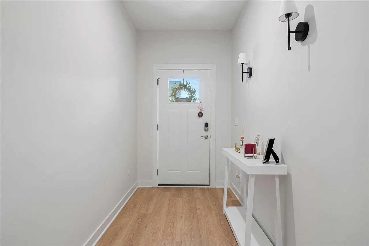 3 bed, 1723 sqft, $2,200 — Photo 2