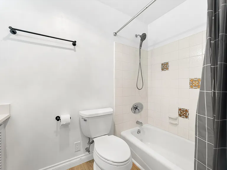 375 E 36th St #6 — Photo 27