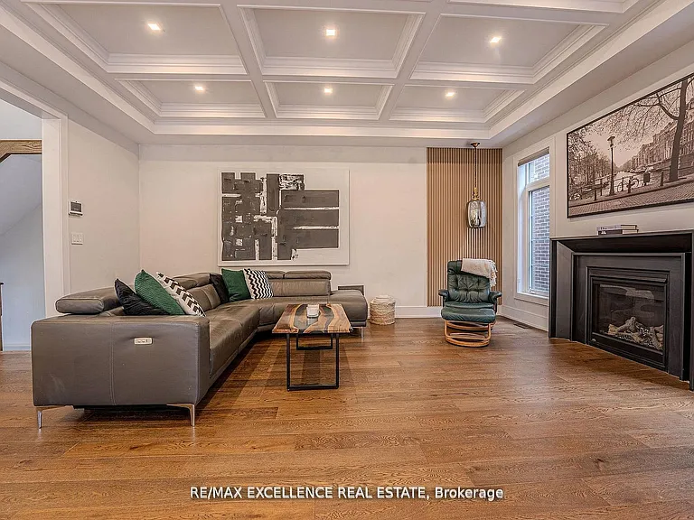 301 Somme St — Photo 11