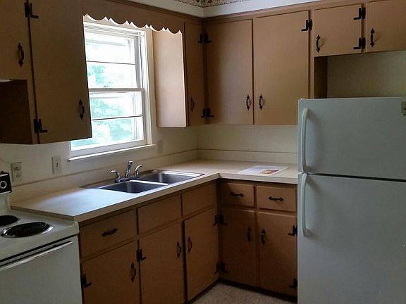 Stove & Frig provided