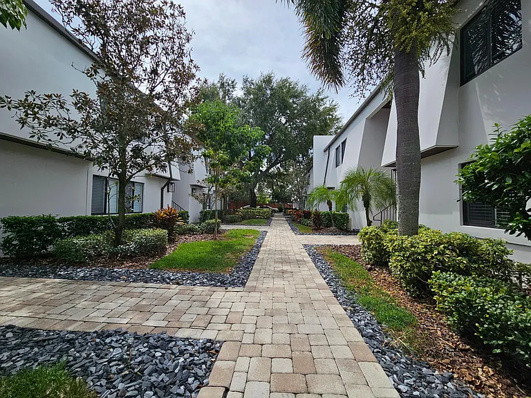 Innovo Living Hyde Park- Palma Ceia — Photo 24