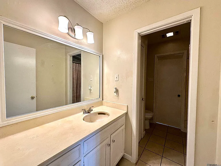 15855 S Sunderland Ave — Photo 10