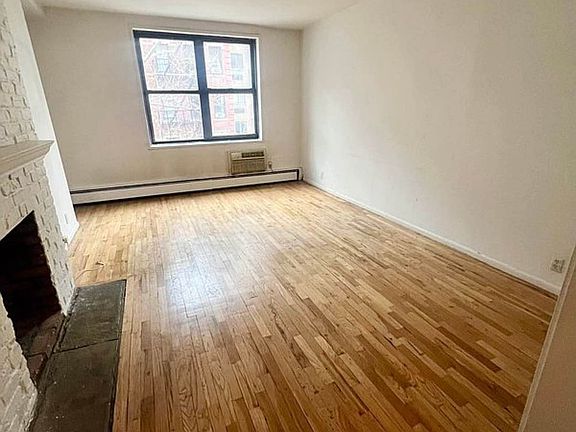 2nd image of 229 E 29th St APT 4R