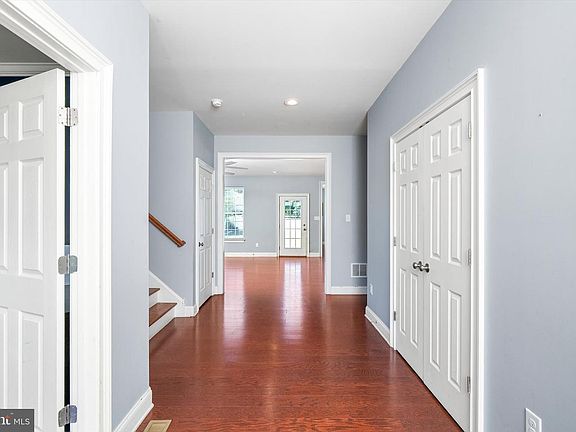 4th image of 15 Melville Ct