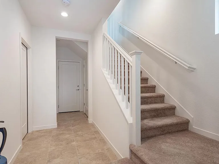 210 Ashton Way — Photo 26