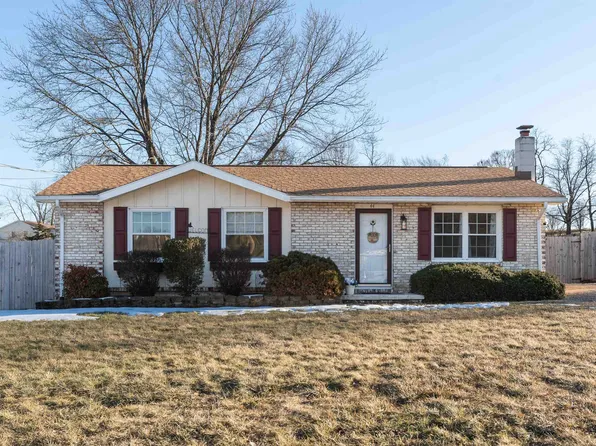 44 Augusta Ct, Waynesboro, VA 22980