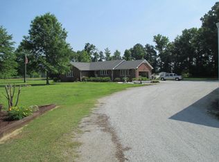 628 Middle Rd, Trenton, NC 28585