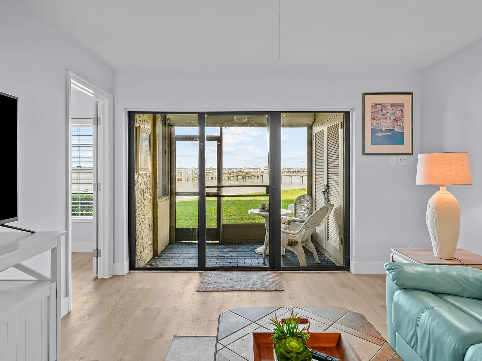 2 bed, 915 sqft, $3,400 — Photo 4