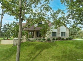 6115 Grass Lake Rd, White Lake, MI 48383