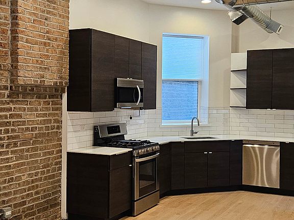 2nd image of 1930 W 21st St #1R