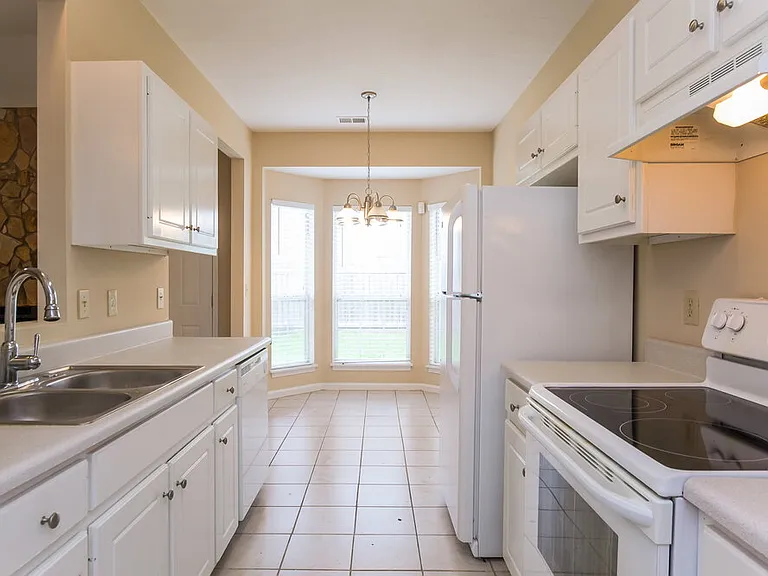 495 Anna Ave — Photo 6