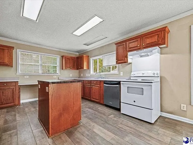 3016 Greystone Cir #MAIN — Photo 8
