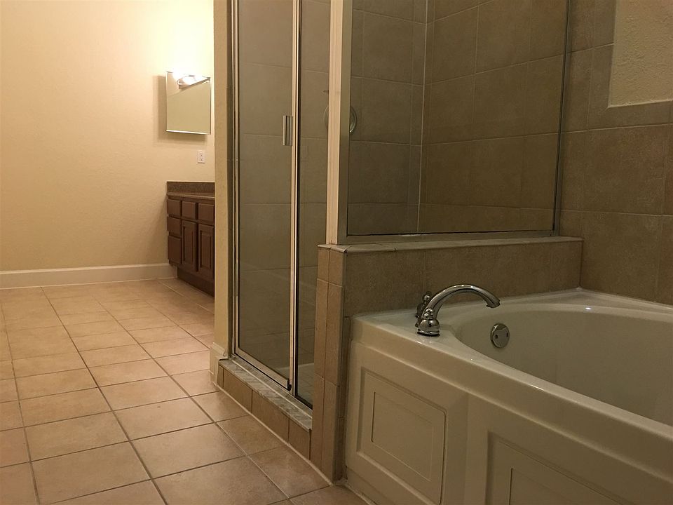1st image of 4871 New Broad St