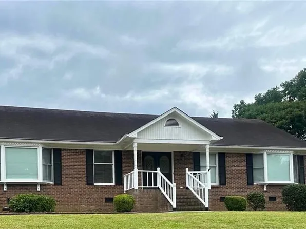 2308 Leeds Ave, High Point, NC 27265
