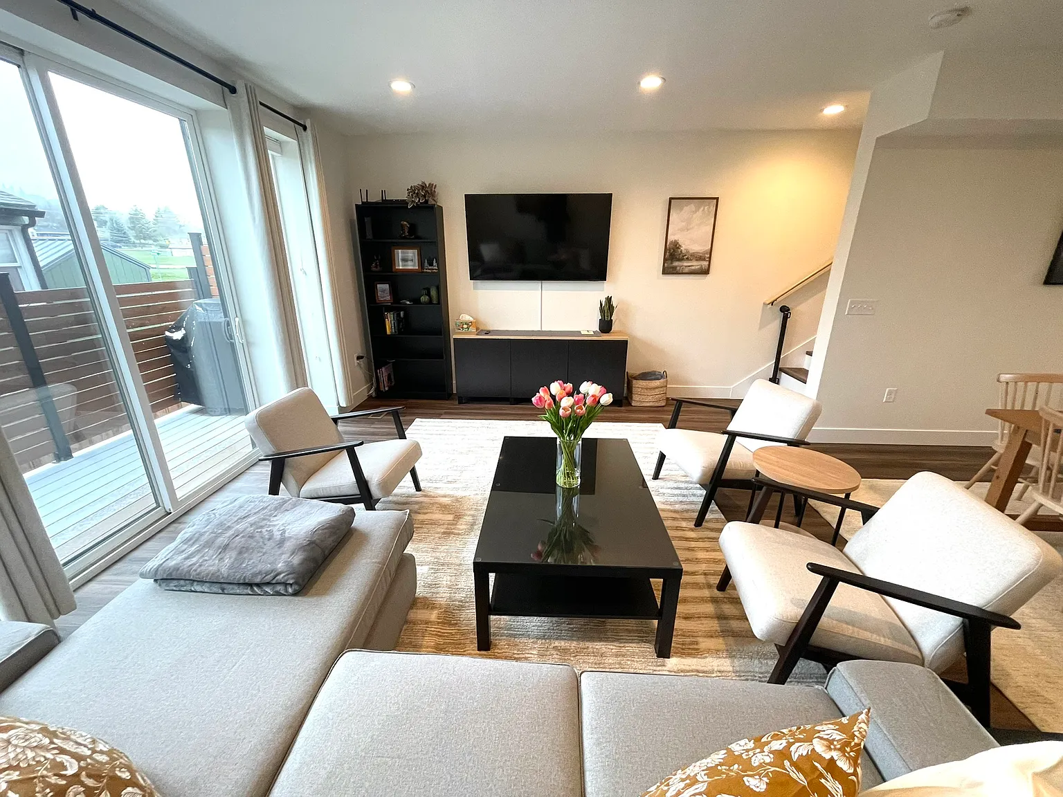 3 bed, 3.5 bath, 2052 sqft, $3,495 — Photo 2