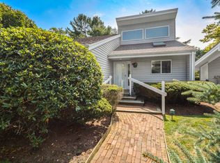 221 Mill Rd APT 11, Westhampton Beach, NY 11978