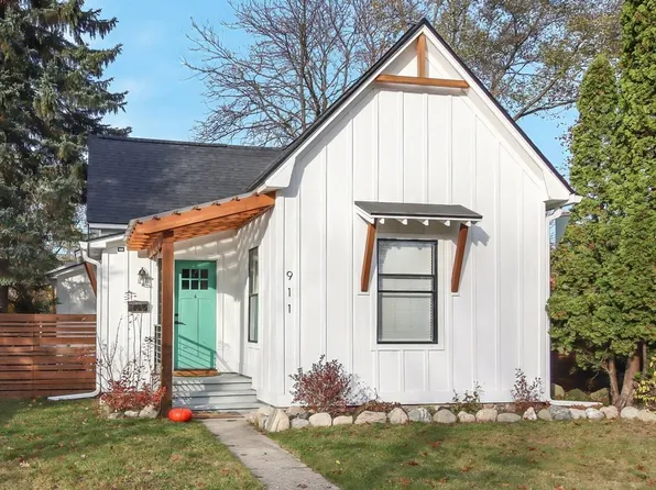 911 Lincoln St, Traverse City, MI 49686
