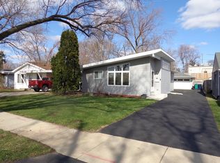 573 S Park Rd, Lombard, IL 60148