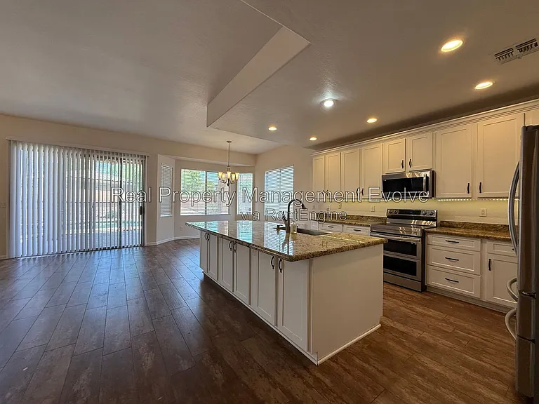 1234 W Remington Dr — Photo 6