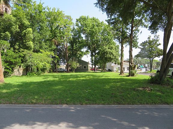 2nd image of 404 Cove St