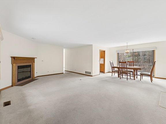 4th image of 1125 Foxtail Ct